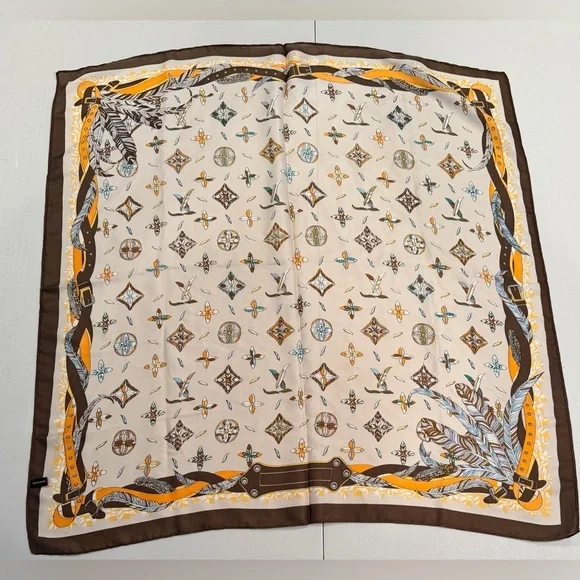 VINTAGE | Classic, square scarf - Picture 8 of 14